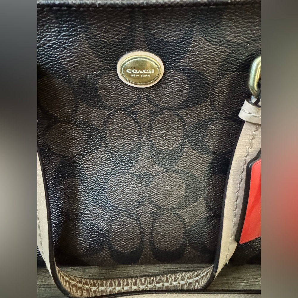 Coach Signature Peyton Brown and Tan shoulder bag - Picture 11 of 12